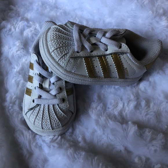 Super Star ⭐️ toddler Adidas - Picture 3 of 5
